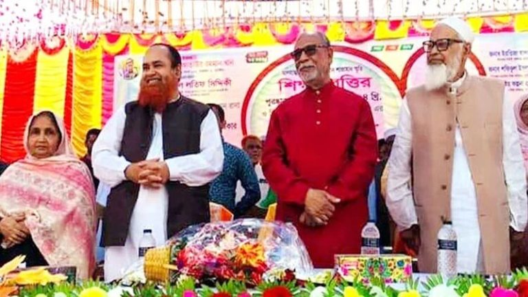 ঘাটাইলে এক মঞ্চে টাঙ্গাইলের রাজনীতিতে আলোচিত সিদ্দিকী ও খান পরিবারের দুই এমপি