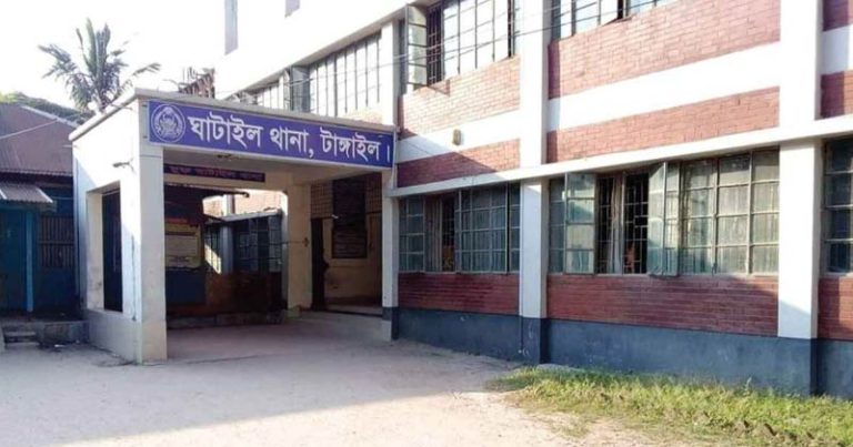 ঘাটাইলে রাতে আসামি ধরতে গিয়ে মসজিদের ইমামকে পুলিশের হেনস্থা