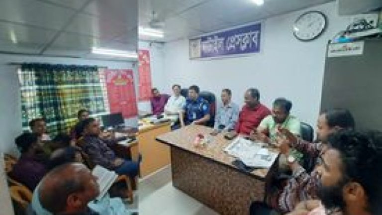 ঘাটাইলে সাংবাদিকদের সাথে ওসির মতবিনিময়