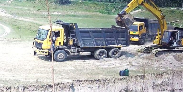 টাঙ্গাইলে জমি দখল করে মাটি কাটার অভিযোগ জাপা নেতার বিরুদ্ধে