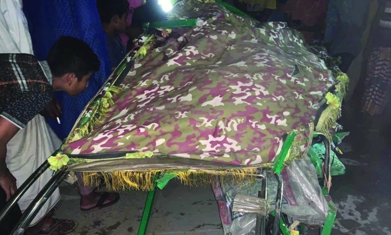 মির্জাপুরে বালু ভর্তি ট্রাকের চাপায় অটোরিক্সার চালকসহ দু’জন নিহত