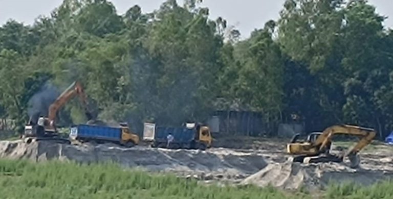 এলেঙ্গায় বালু ঘাটে ভ্রাম্যমান আদালতের জরিমানা