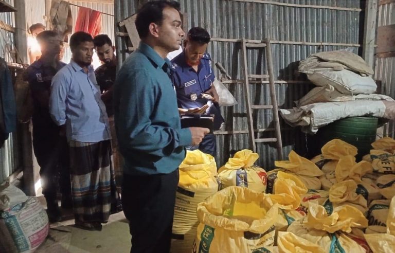 গোপালপুরে সরকারী চাল কালোবাজারে বিক্রির অভিযোগ