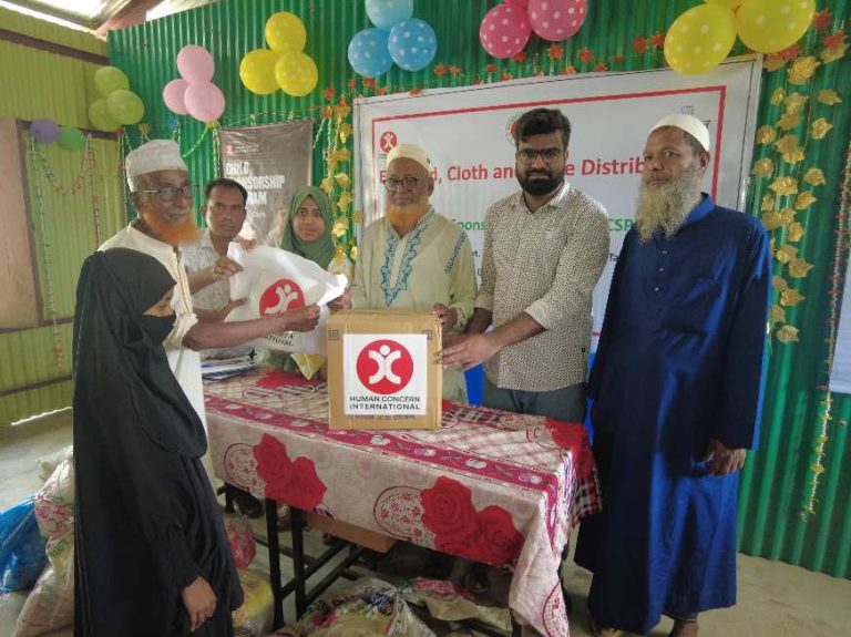 গোপালপুরে চরের সুবিধাবঞ্চিত শিক্ষার্থীদের মাঝে ঈদ উপহার বিতরণ