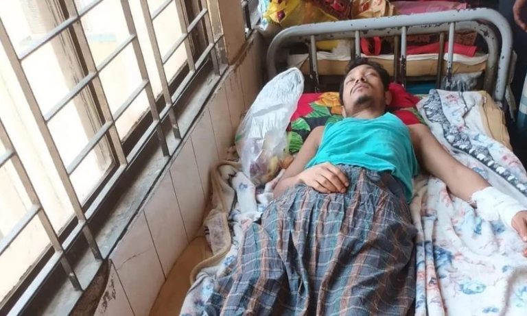 ঘাটাইলে হাত-পায়ের রগ কেটে ব্যবসায়ীর সর্বস্ব লুট