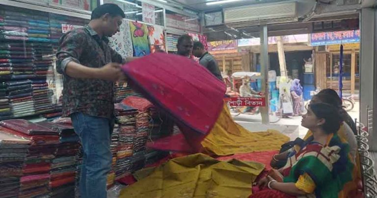 টাংগাইলে ৪শ কোটি টাকার শাড়ি বিক্রির আশা