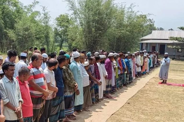 সখীপুরে বৃষ্টির জন্য ইস্তিসকার নামাজ