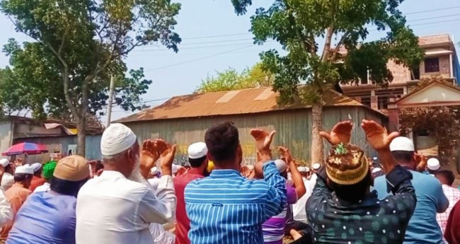 সখীপুরের কচুয়ায় বৃষ্টির জন্য নামাজ ও দোয়া