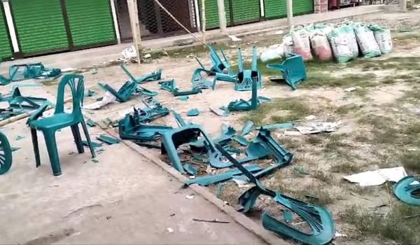 ভূঞাপুরে নির্বাচনী সহিংসতায় ব‌্যবসা প্রতিষ্ঠান ও ঘরবা‌ড়ি‌ ভাঙচু‌রের অ‌ভি‌যোগ