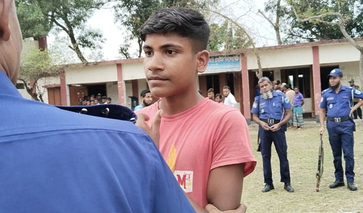 মধুপুরে বাবার ভোট দিতে এসে ছেলে আটক