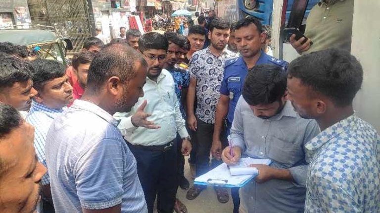 ঘাটাইলে যাত্রীদের কাছ থেকে অতিরিক্ত ভাড়া আদায় করায় জরিমানা