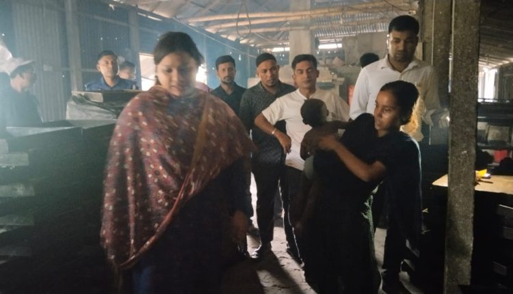 ধনবাড়ীতে দুই বেকারিকে ভ্রাম্যমাণ আদালতের জরিমানা