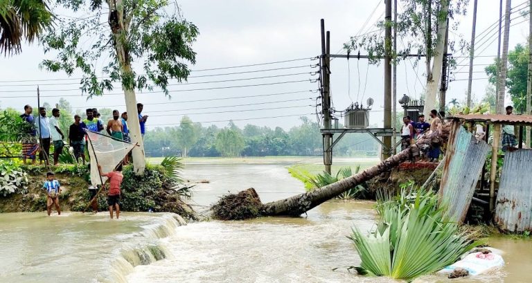 ভূঞাপুরে সড়ক ভেঙে ১৫ হাজার মানুষের দুর্ভোগ
