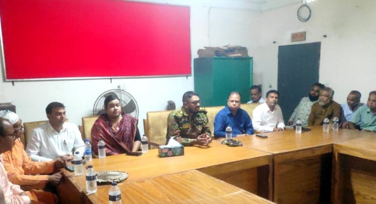 গোপালপুরে সহিংসতা রোধে রাজনৈতিক দলের সহযোগিতা চাইলেন বাংলাদেশ সেনাবাহিনী