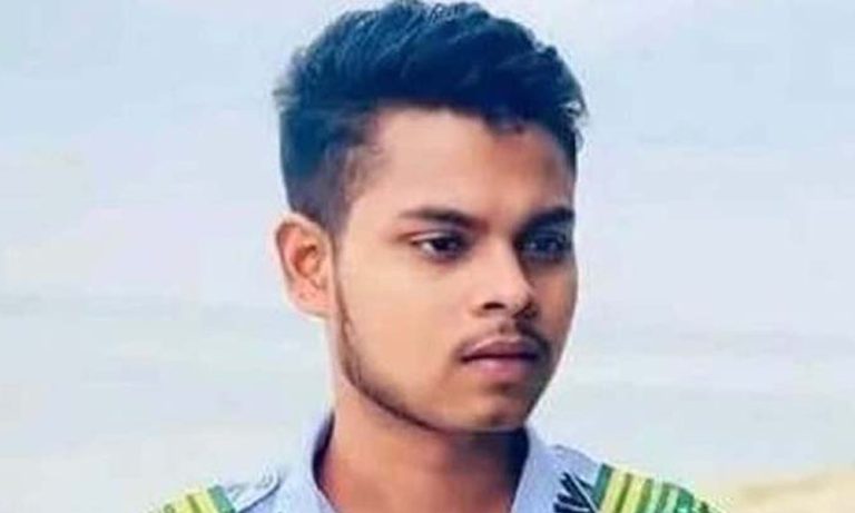 টাংগাইলে গুলিতে নিহত স্কুলছাত্র মারুফের দাফন সম্পন্ন