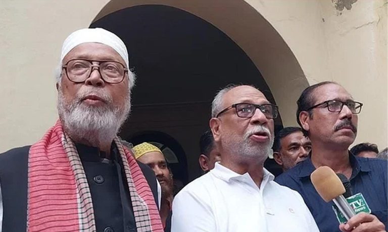 আওয়ামী লীগের নেতারা ইঁদুরের গর্তে নয়, বাইতানের গর্তে লুকিয়েছে-কাদের সিদ্দিকী