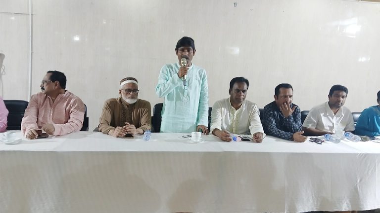 টাংগাইলে সনাতন সম্প্রদায়ের লোকদের সাথে বিএনপির মতবিনিময়