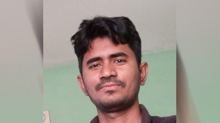 দেলদুয়ারে একমাত্র ছেলেকে হারিয়ে দিশেহারা মা