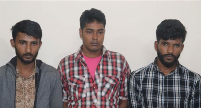 চলন্ত বাসে ডাকাতির ঘটনায় ৩ জন আটক