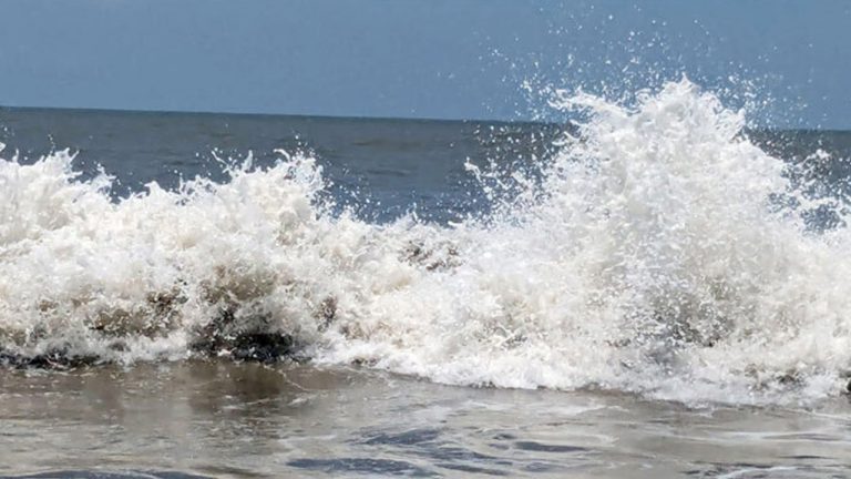 বঙ্গোপসাগর এলাকায় সুস্পষ্ট লঘুচাপটি ঘণীভূত হয়ে নিম্নচাপে পরিণত