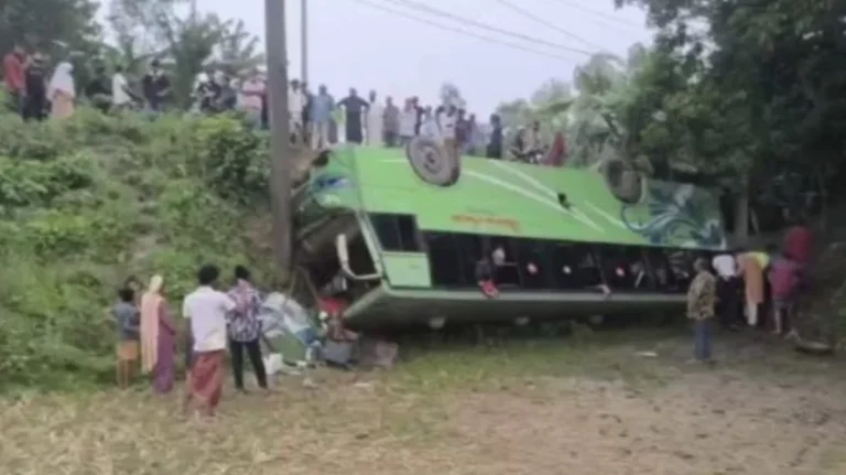 কালিহাতীতে সড়ক দুর্ঘটনায় ২ জন নিহত