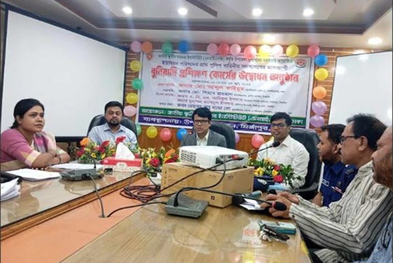 মির্জাপুরে দক্ষতা উন্নয়নে মাসব্যাপী বুনিয়াদি প্রশিক্ষণ