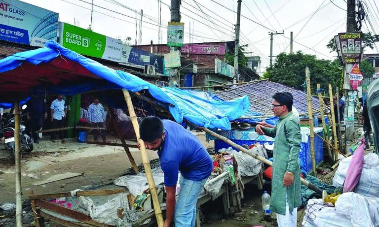 কালিহাতীতে ফুটপাত দখলমুক্ত করেছে উপজেলা প্রশাসন