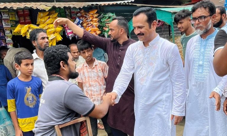 কালিহাতীতে ৩১ দফা নিয়ে জনগনের দ্বারে দ্বারে বেনজির আহমেদ টিটো
