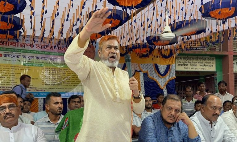 দেশের মানুষ সরকার নির্বাচিত করতে অধীর আগ্রহে অপেক্ষা করছে