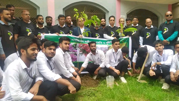 মধুপুরে বিদ্যালয় গুলোতে বৃক্ষ রোপণ কর্মসূচির উদ্বোধন