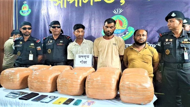 এলেঙ্গায় ৪৯কেজি গাঁজাসহ গ্রেফতার ৩