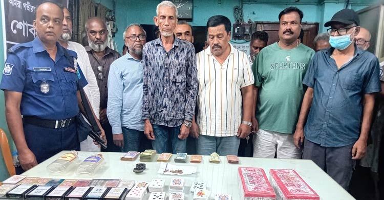 টাংগাইলে জুয়া খেলার সময় ৩৪ জন আটক