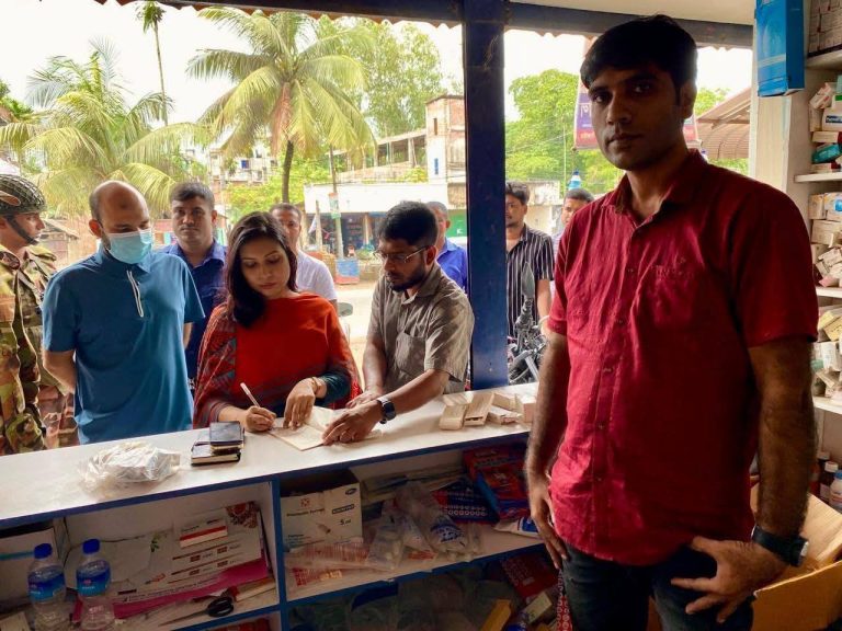 মধুপুরে ডায়াগনস্টিক ও মেডিসিন দোকানে ভ্রাম্যমাণ আদালতে অভিযান