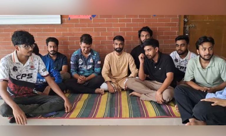 মাভিপ্রবিতে কেন্দ্রীয় ছাত্র সংসদ (মাকসু) প্রতিষ্ঠার দাবিতে আমরণ অনশন