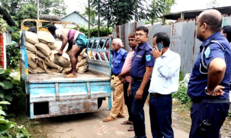 কালিহাতীতে খাদ্যবান্ধব কর্মসূচির ১২৬ বস্তা চাল উদ্ধার