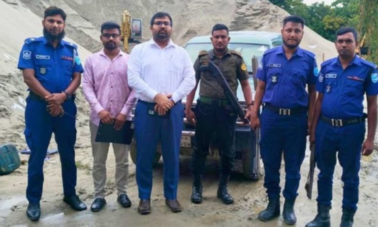 কালিহাতীতে বালু উত্তোলনের দায়ে ৪ লাখ টাকা জরিমানা