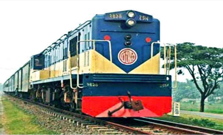 বাসাইলে ট্রেনের ছাদ থেকে পড়ে অজ্ঞাতপরিচয় এক শিশুর মৃত্যু