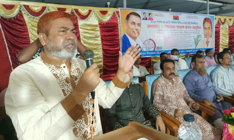 ছাত্ররা পড়ার টেবিলে এবং খেলার মাঠে থাকবে-আবুল কালাম আজাদ সিদ্দিকী