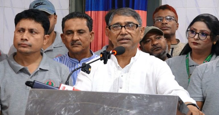 জাতীয় নির্বাচনকে প্রলম্বিত করতে দেশি ও বিদেশি ষড়যন্ত্রকারীরা ওত পেতে আছে-আযম খান