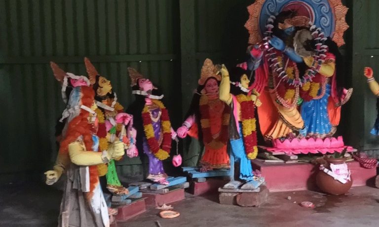 এলেঙ্গায় মন্দিরের ৯টি প্রতিমা ভাঙচুর