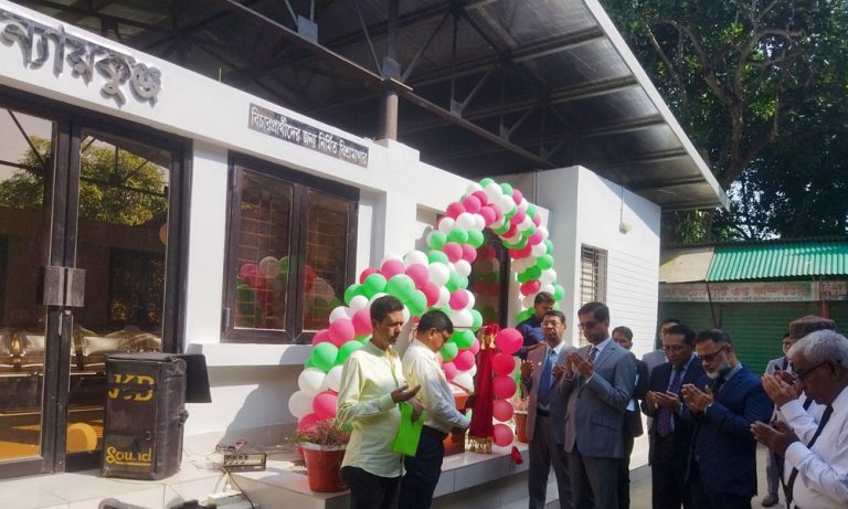 টাংগাইল আদালত চত্বরে বিচার প্রার্থীদের জন্য বিশ্রামাগার উদ্বোধন