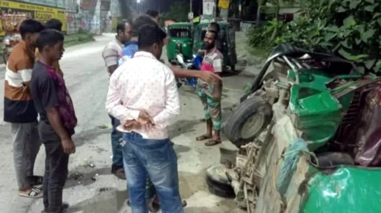 টাংগাইলে সড়ক দুর্ঘটনায় ২ জন নিহত