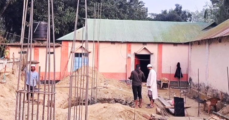 গোপালপুরে জমি কিনে চরম বিপাকে পড়েছেন এক কলেজ শিক্ষক ও তার পরিবার