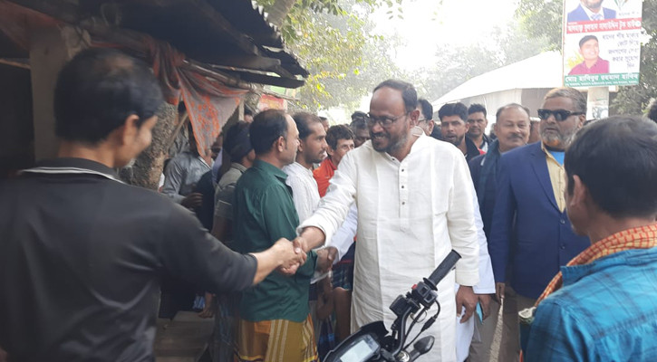 টাংগাইল সদর আসনে ব্যাপক গণসংযোগ ও পথসভায় ব্যস্ত সময় পার করছেন বিএনপি মনোনীত ধানের শীষ প্রতীকের প্রার্থী সুলতান সালাউদ্দিন টুকু