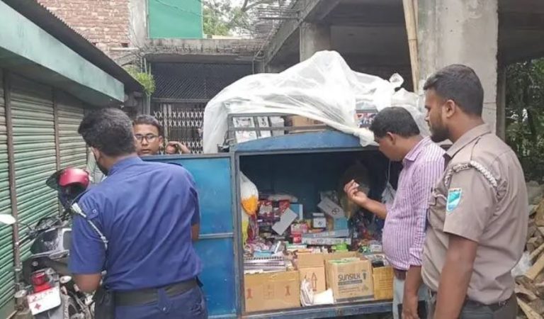 মির্জাপুরে নকল শিশু প্রসাধনী-মেয়াদোত্তীর্ণ ওষুধ বিক্রি, দুই প্রতিষ্ঠানকে জরিমানা