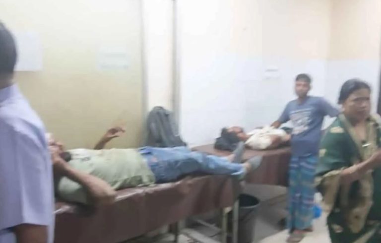 মধুপুরে ট্রাক ও বাসের সংঘর্ষে তিনজন নিহত