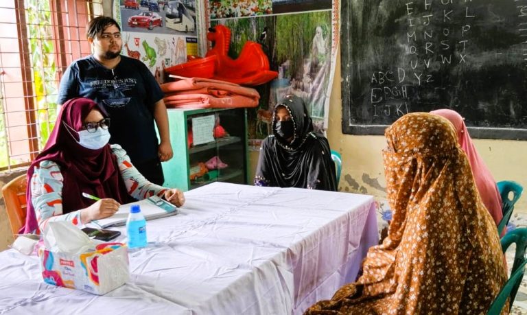 মধুপুরের আলোকদিয়ায় দিনব্যাপী বিনামূল্যে মেডিকেল ক্যাম্প