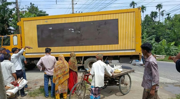 ভূঞাপুরে কাভার্ড ভ্যানের চাপায় অজ্ঞাতপরিচয় এক যুবক নিহত