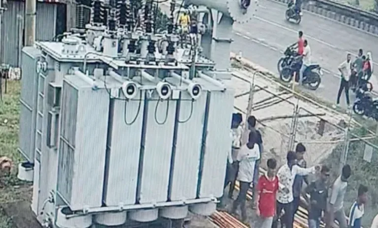 মির্জাপুরে পল্লী বিদ্যুতের সাব-স্টেশনে ঢুকে লাইনম্যানকে মারধর