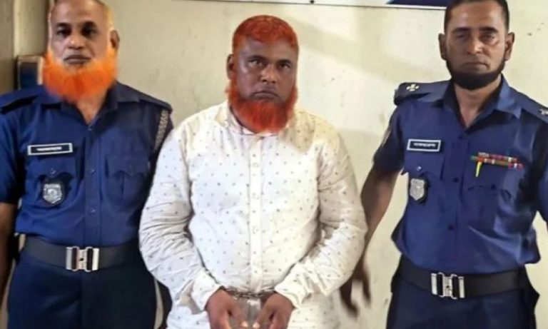বাসাইলে সেতুর ঢালাইয়ে রডের বদলে বাঁশ ঠিকাদার গ্রেফতার